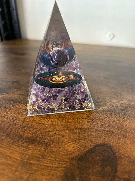 Amethyst chip pyramid