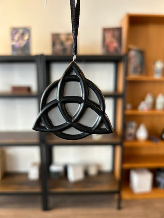 Tri-knot hanging ornament
